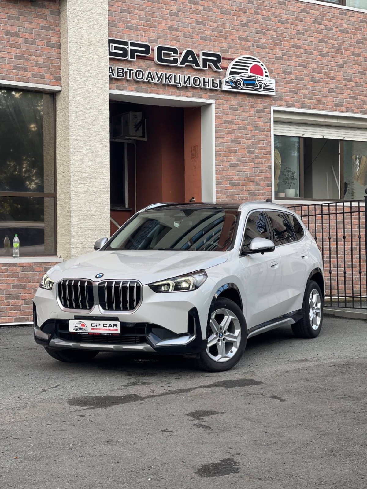 BMW X1 белый — привезён под ключ